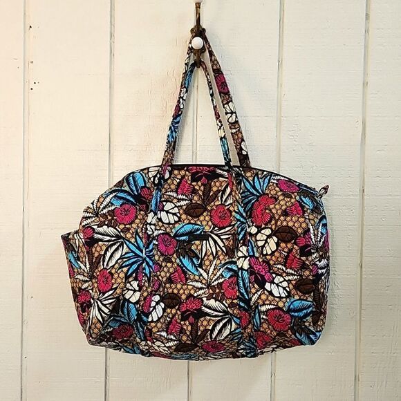 VERA BRADLEY Large Floral Quilted Light-weight Travel Overnighter Travel Duffle - Picture 2 of 11